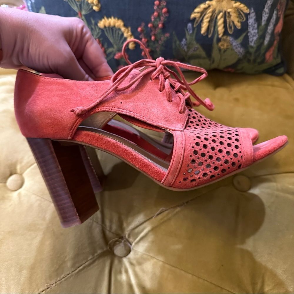 Tahari Pink Megyn Leather Open Toe Leather Heels Size 8